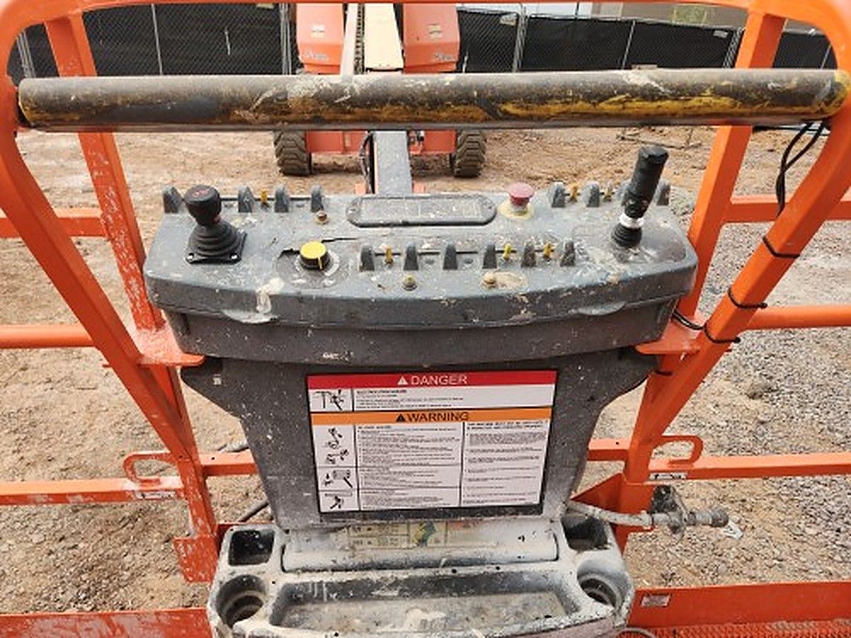 JLG 660SJ photo 10