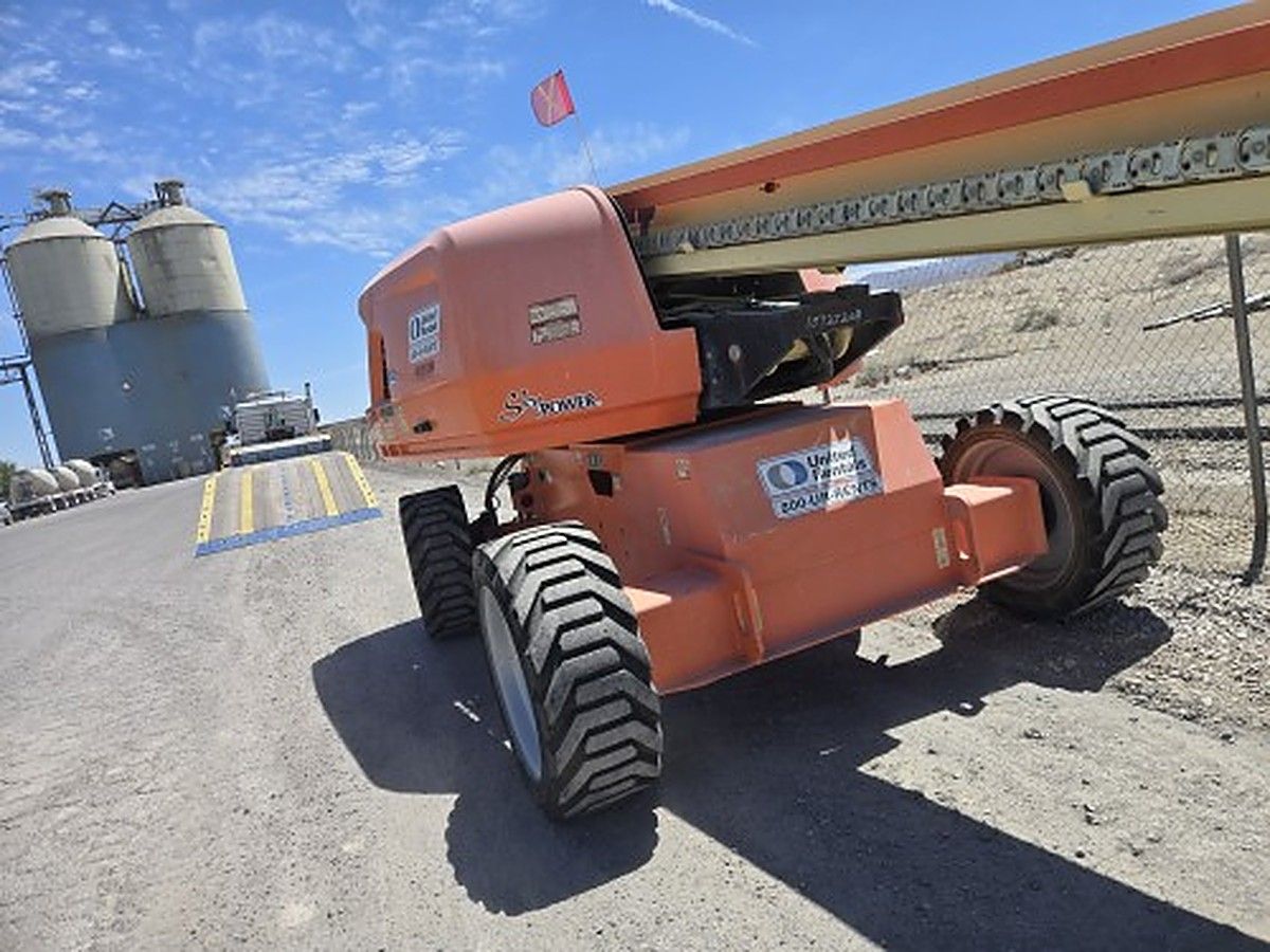 JLG 660SJ photo 2