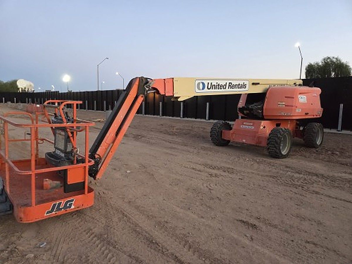 JLG 660SJ photo 2