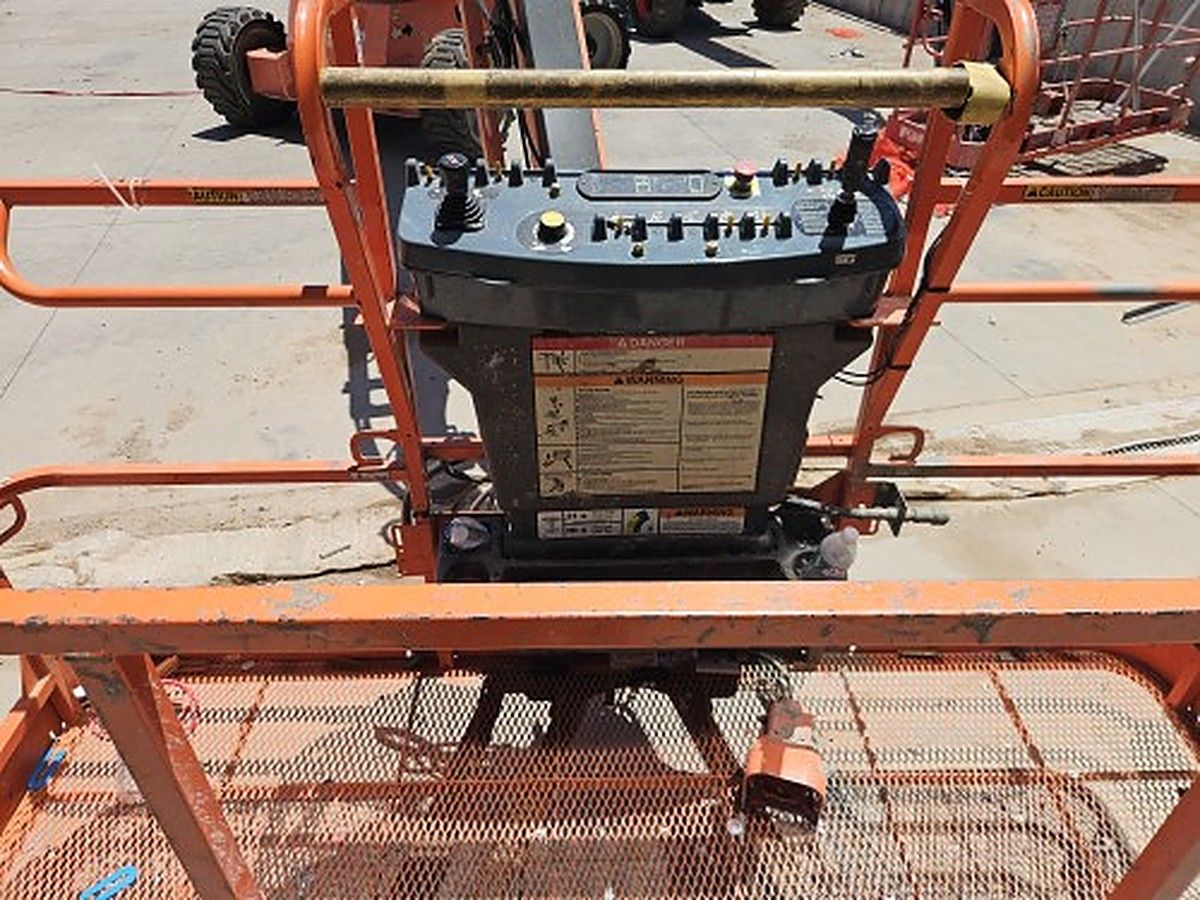 JLG 660SJ photo 9