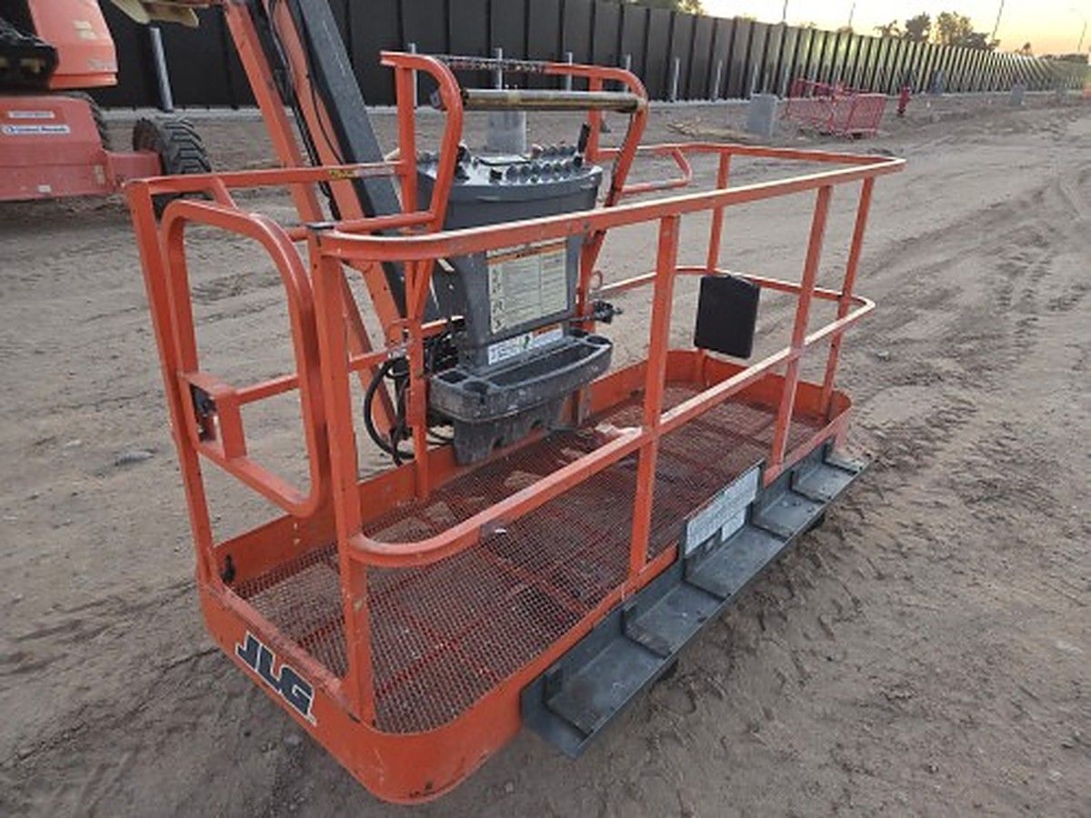 JLG 660SJ photo 10