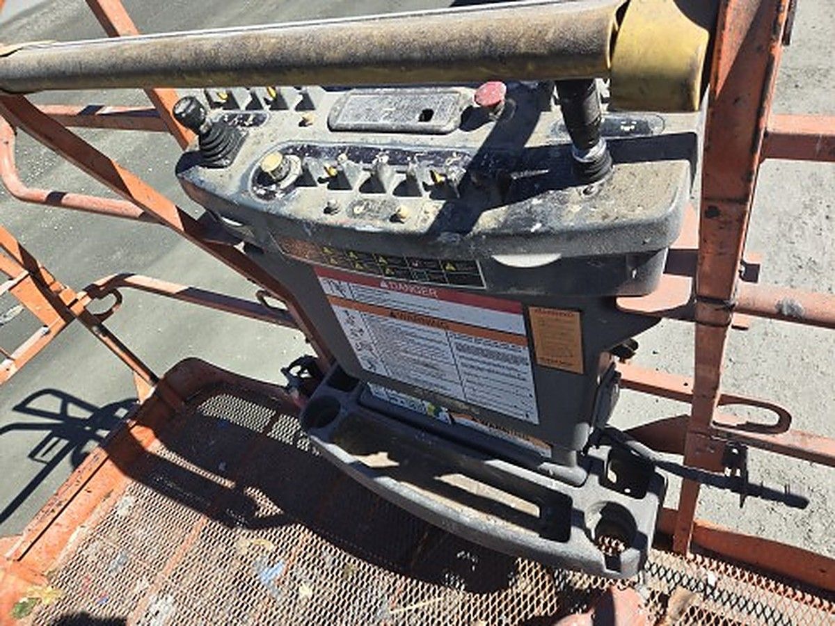 JLG 660SJ photo 2