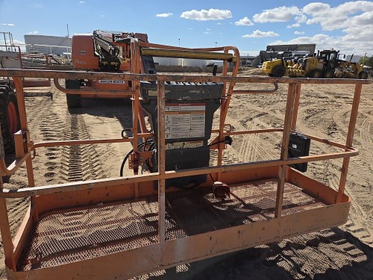 JLG 660SJ photo 3