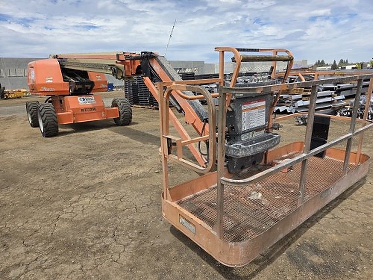 JLG 660SJ photo 2