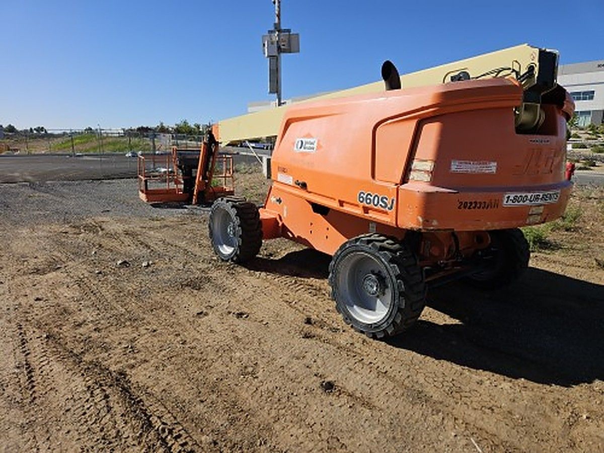 JLG 660SJ photo 2