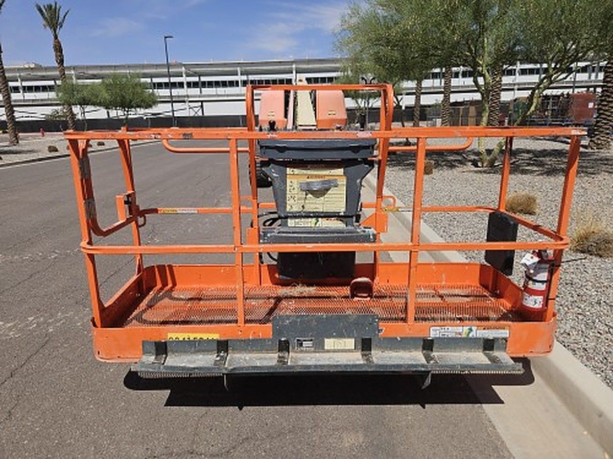 JLG 660SJ photo 12