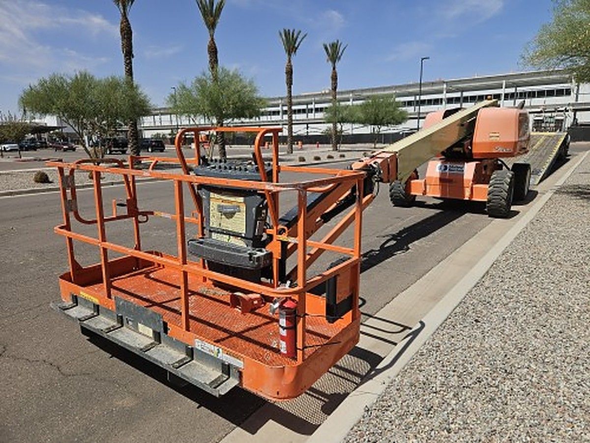 JLG 660SJ photo 9