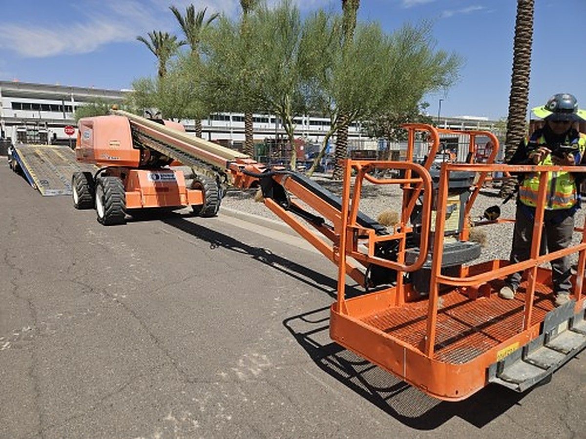 JLG 660SJ photo 10