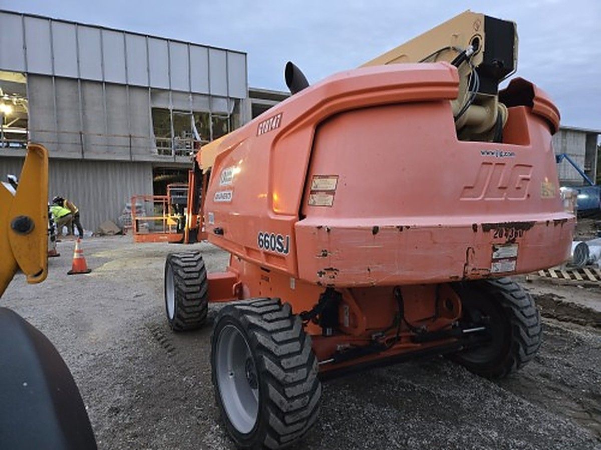 JLG 660SJ photo 2
