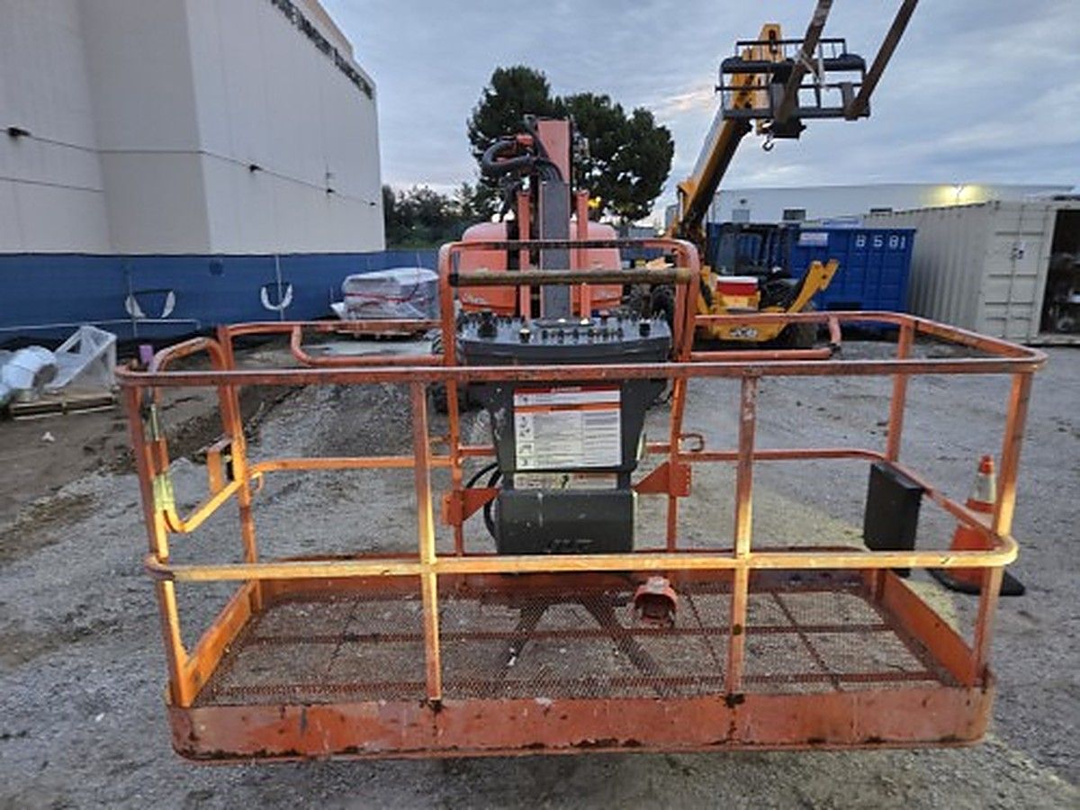 JLG 660SJ photo 4