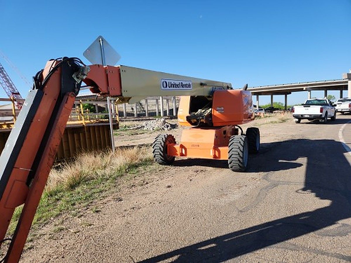 JLG 660SJ photo 2
