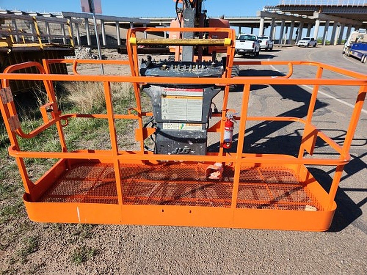 JLG 660SJ photo 5