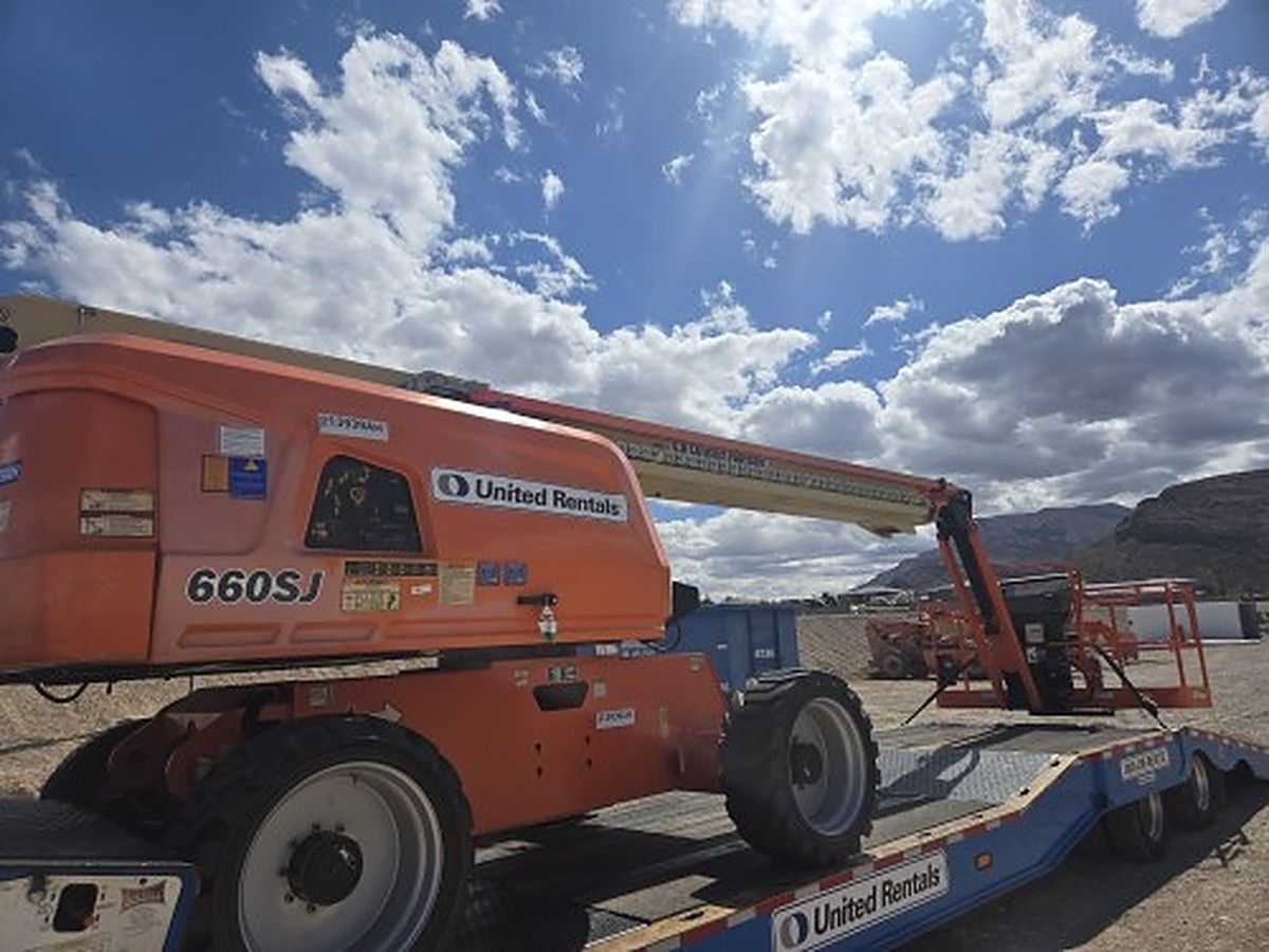 JLG 660SJ photo 2