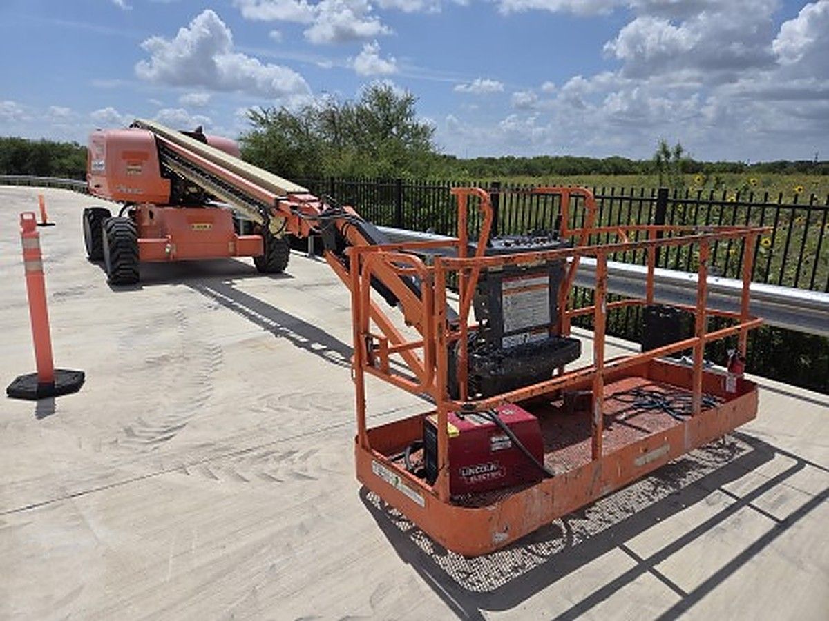 JLG 660SJ photo 2