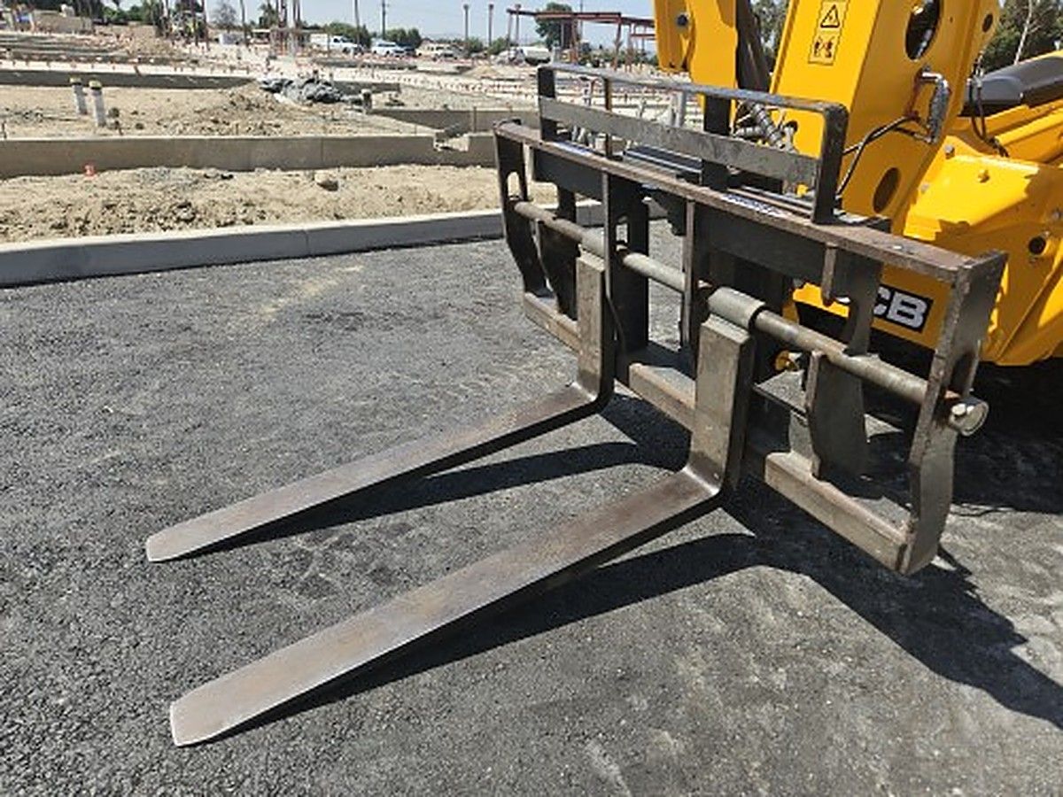 2018 JLG 72