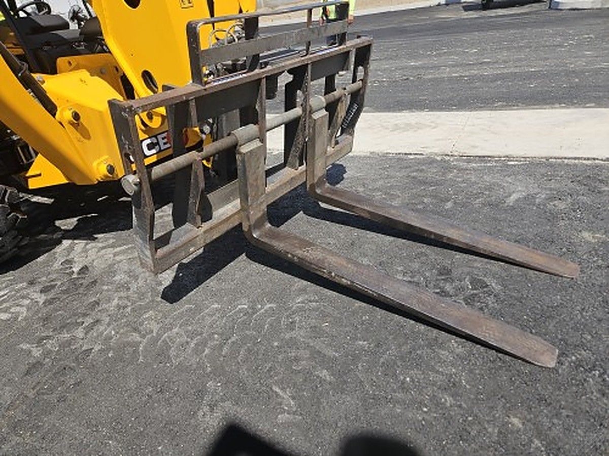 JLG 72