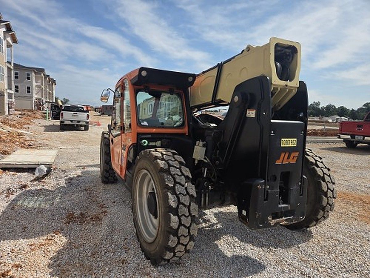 JLG 742 photo 2