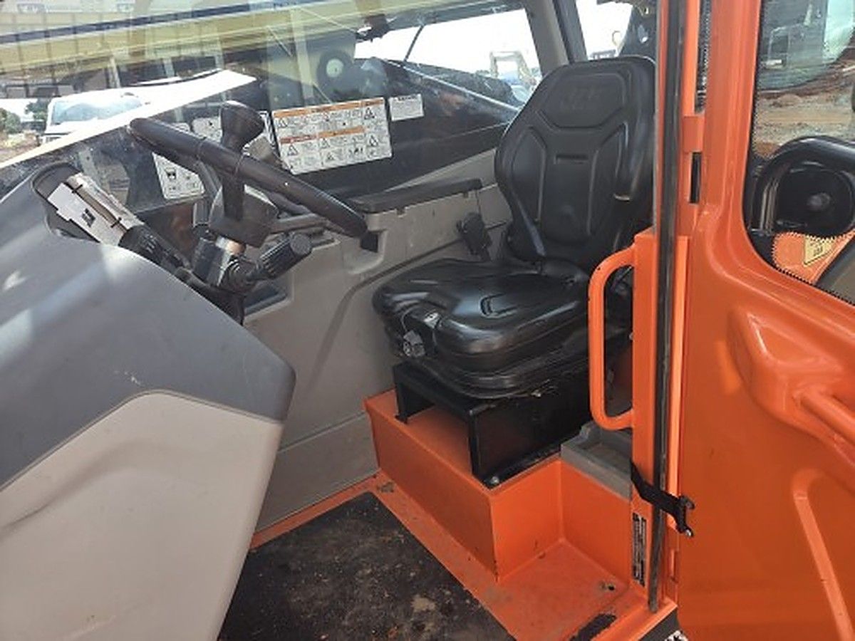 JLG 742 photo 3