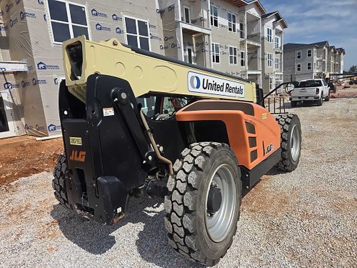 JLG 742 photo 4