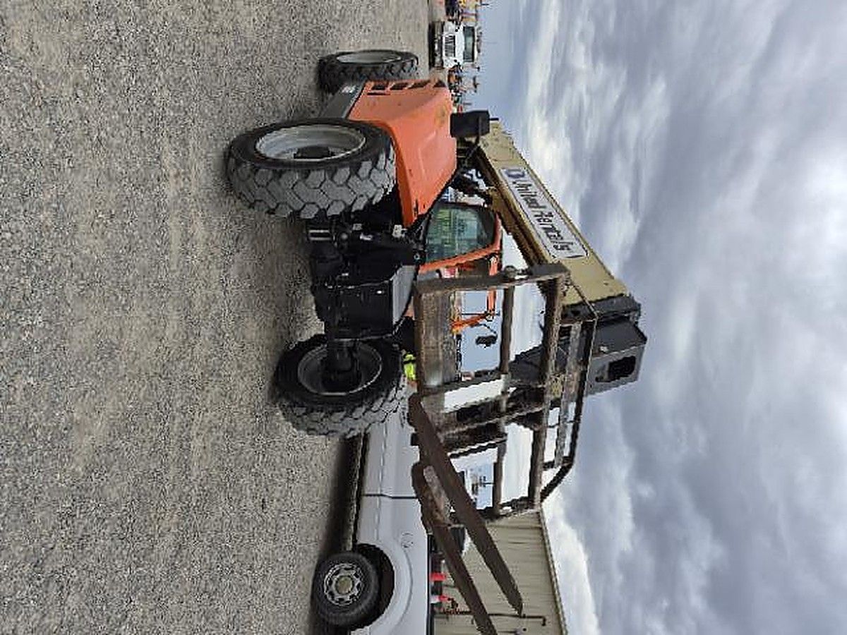 JLG 742 photo 2