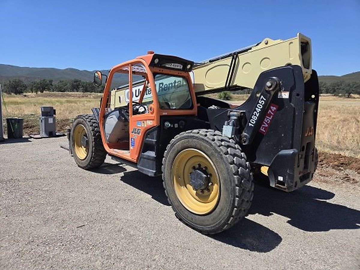 JLG 742 photo 2