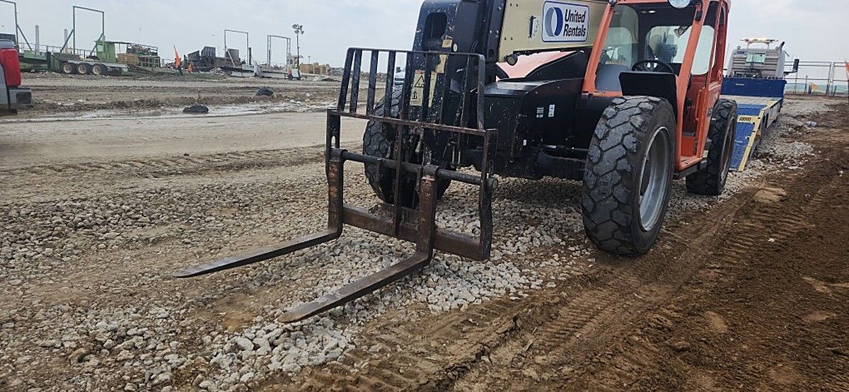 JLG 742 photo 3