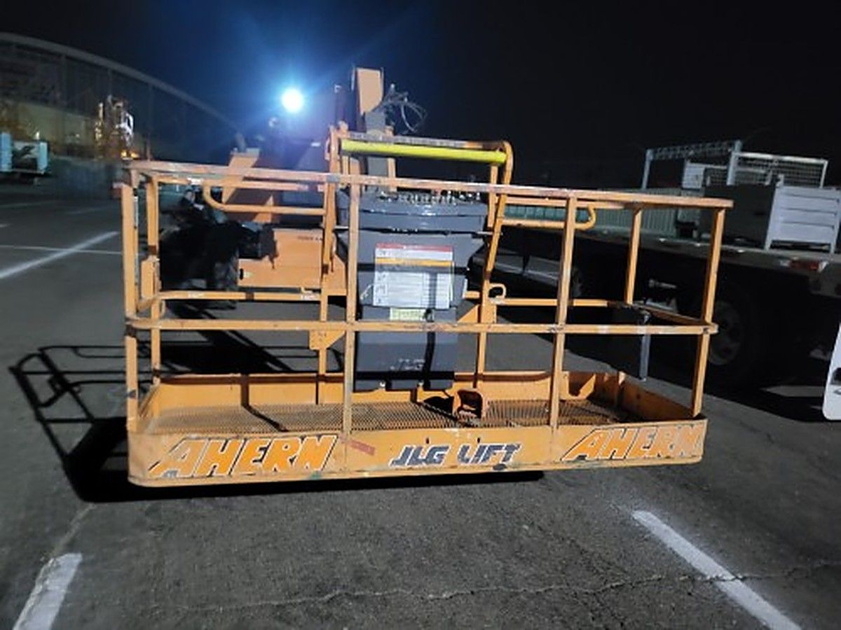 JLG 800AJ photo 12