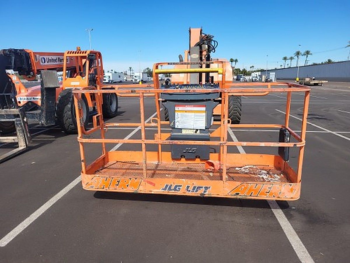 JLG 800AJ photo 3