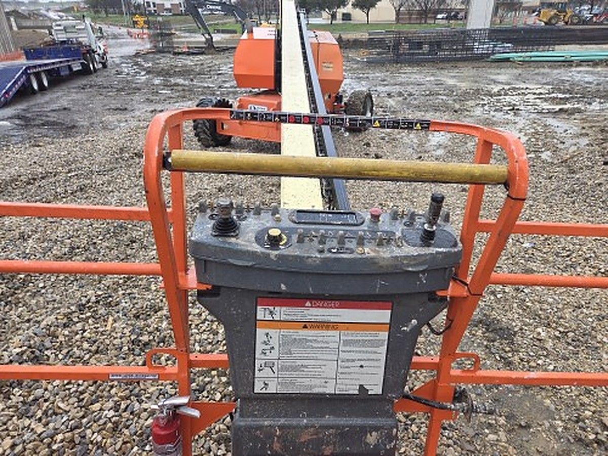JLG 800S photo 4
