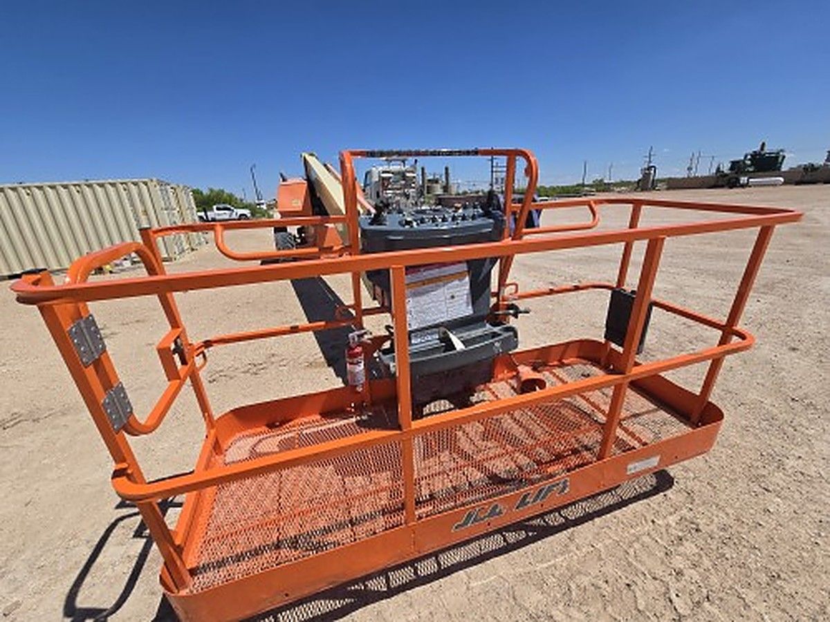 JLG 800S photo 6