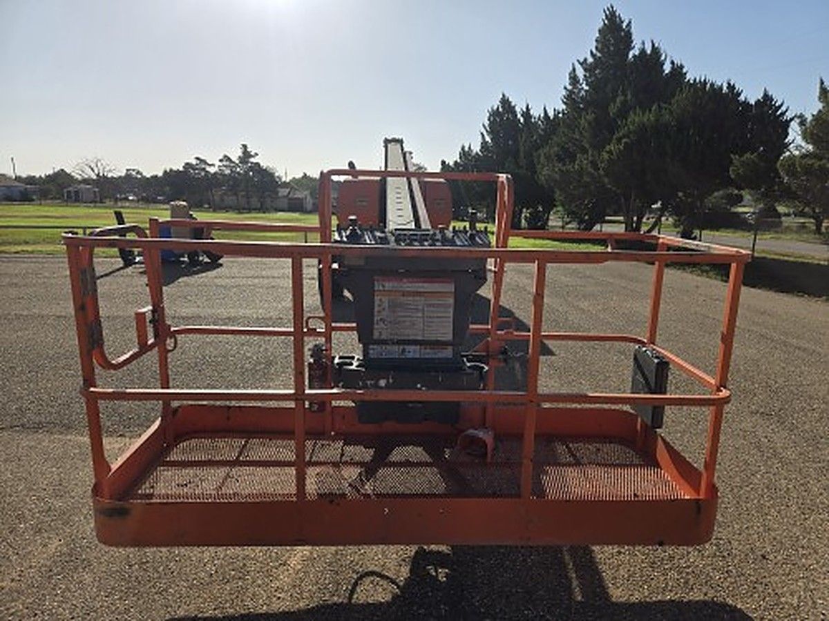 JLG 800S photo 2