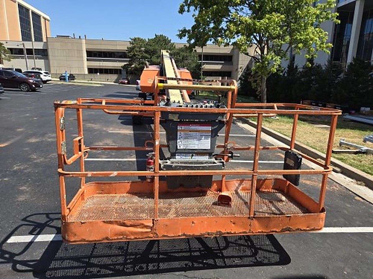 JLG 800S photo 4
