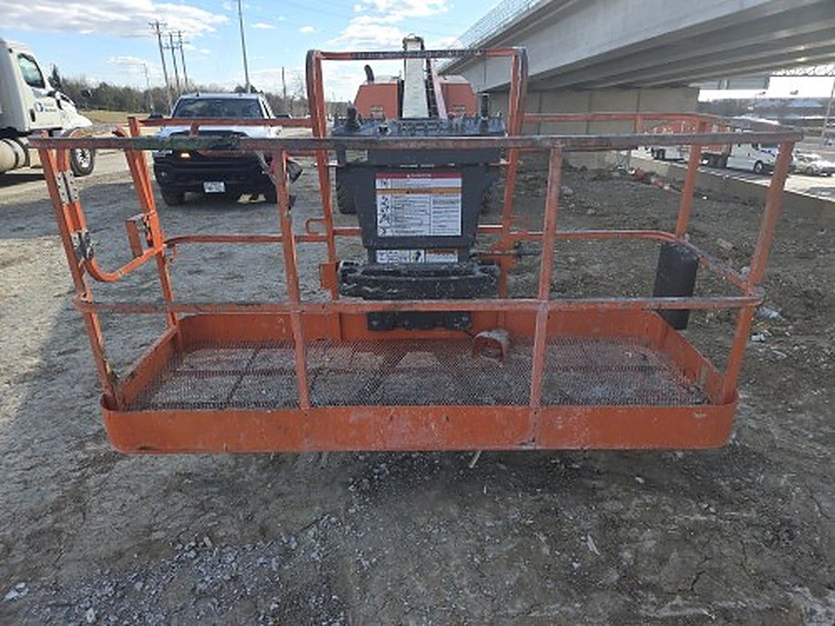 JLG 800S photo 4