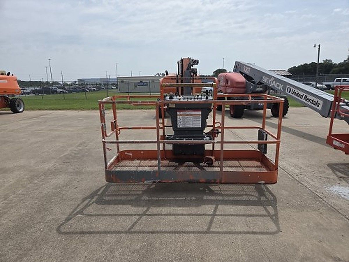 JLG 860SJ photo 2