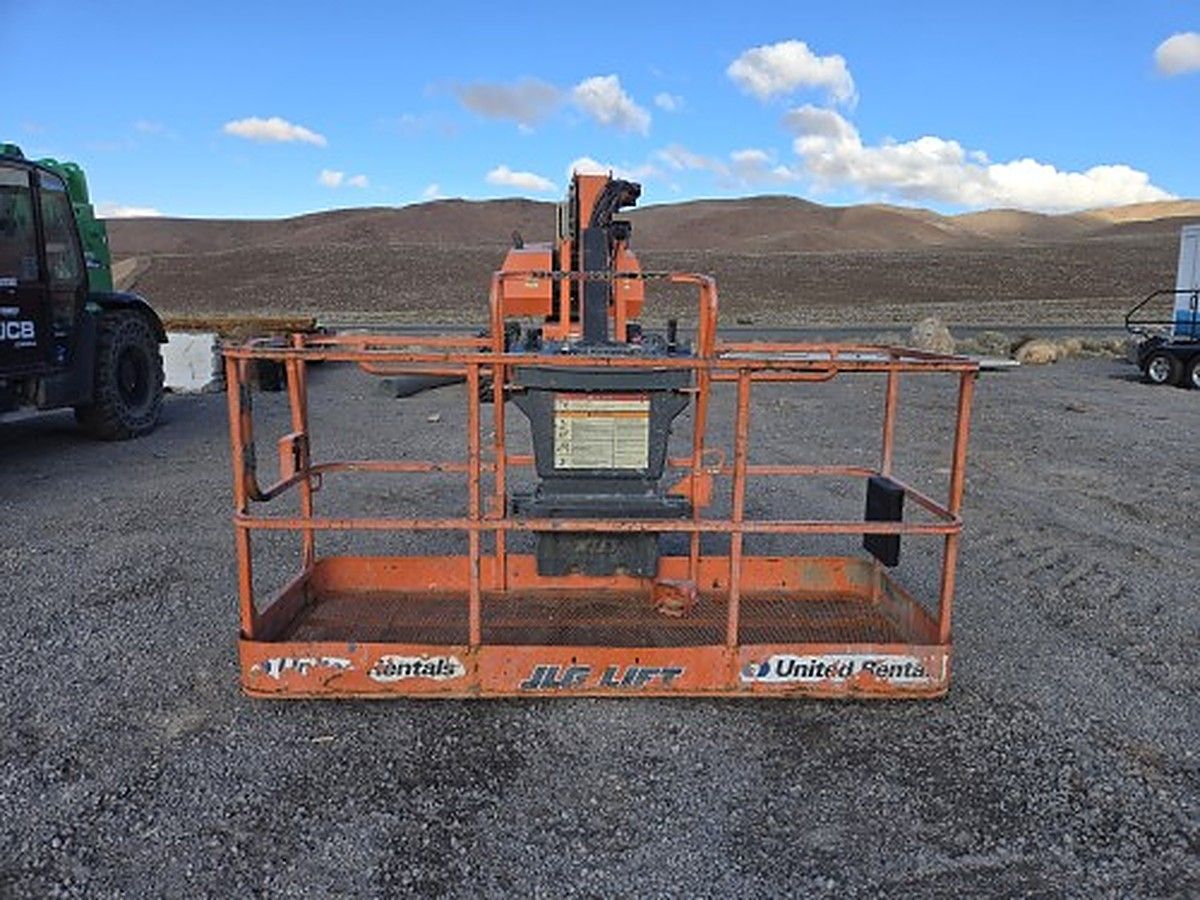 JLG 860SJ photo 2