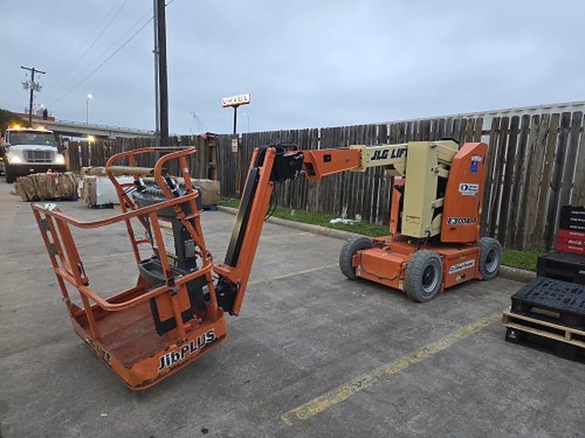 2018 JLG E300AJP for sale in Las Vegas, NV