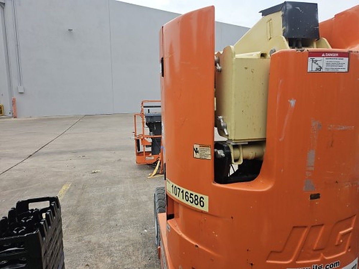 JLG E300AJP photo 3