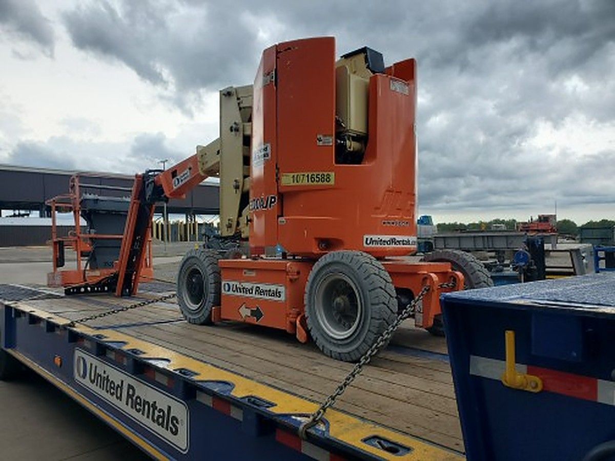 JLG E300AJP photo 2