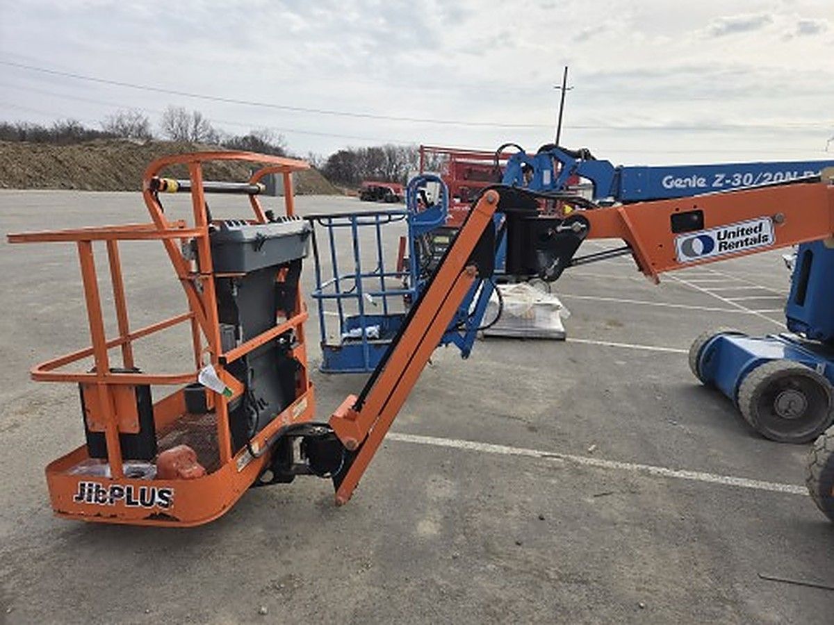 JLG E300AJP photo 2