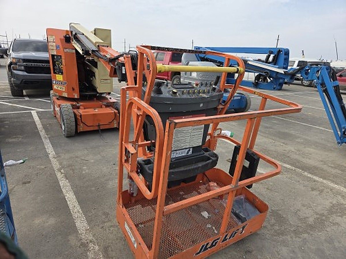 JLG E300AJP photo 5