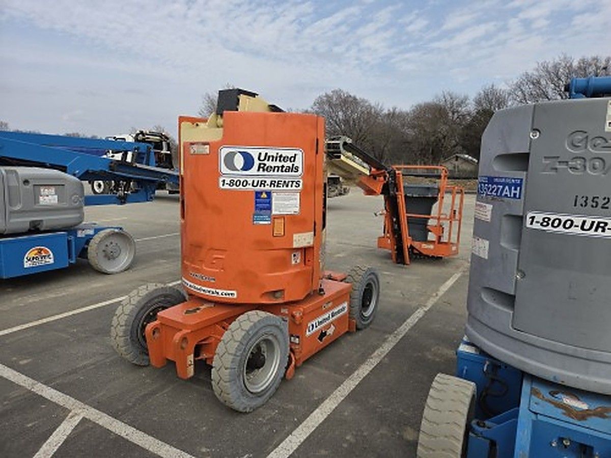 JLG E300AJP photo 6