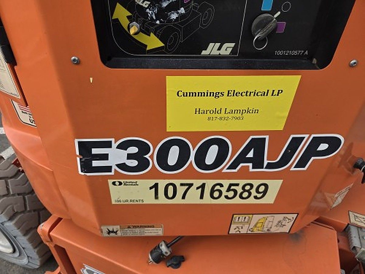 JLG E300AJP photo 10