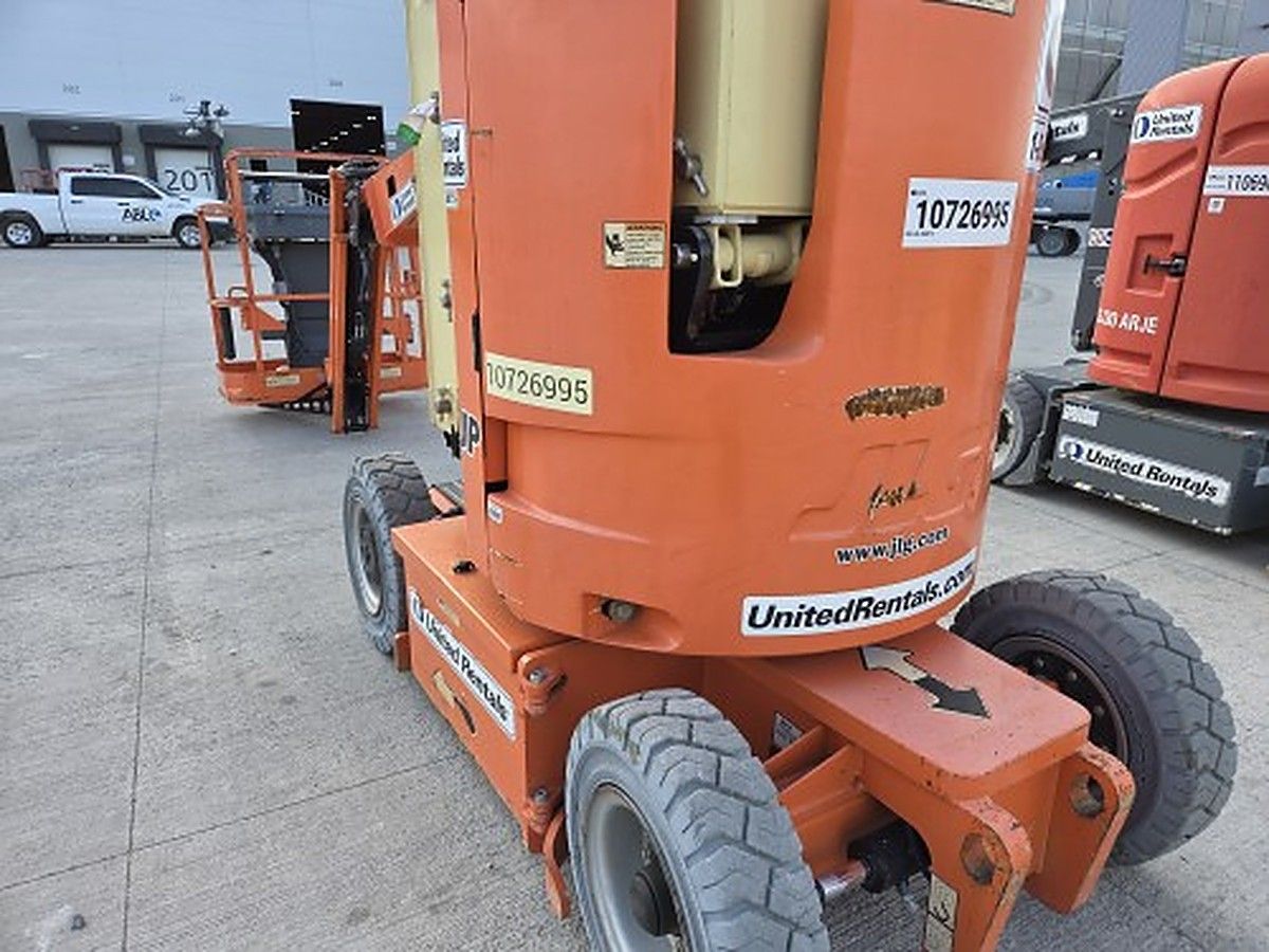 JLG E300AJP photo 3