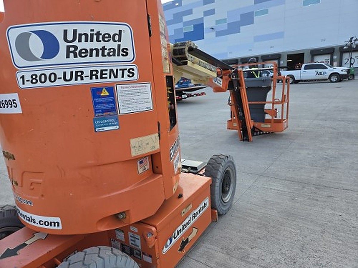 JLG E300AJP photo 4