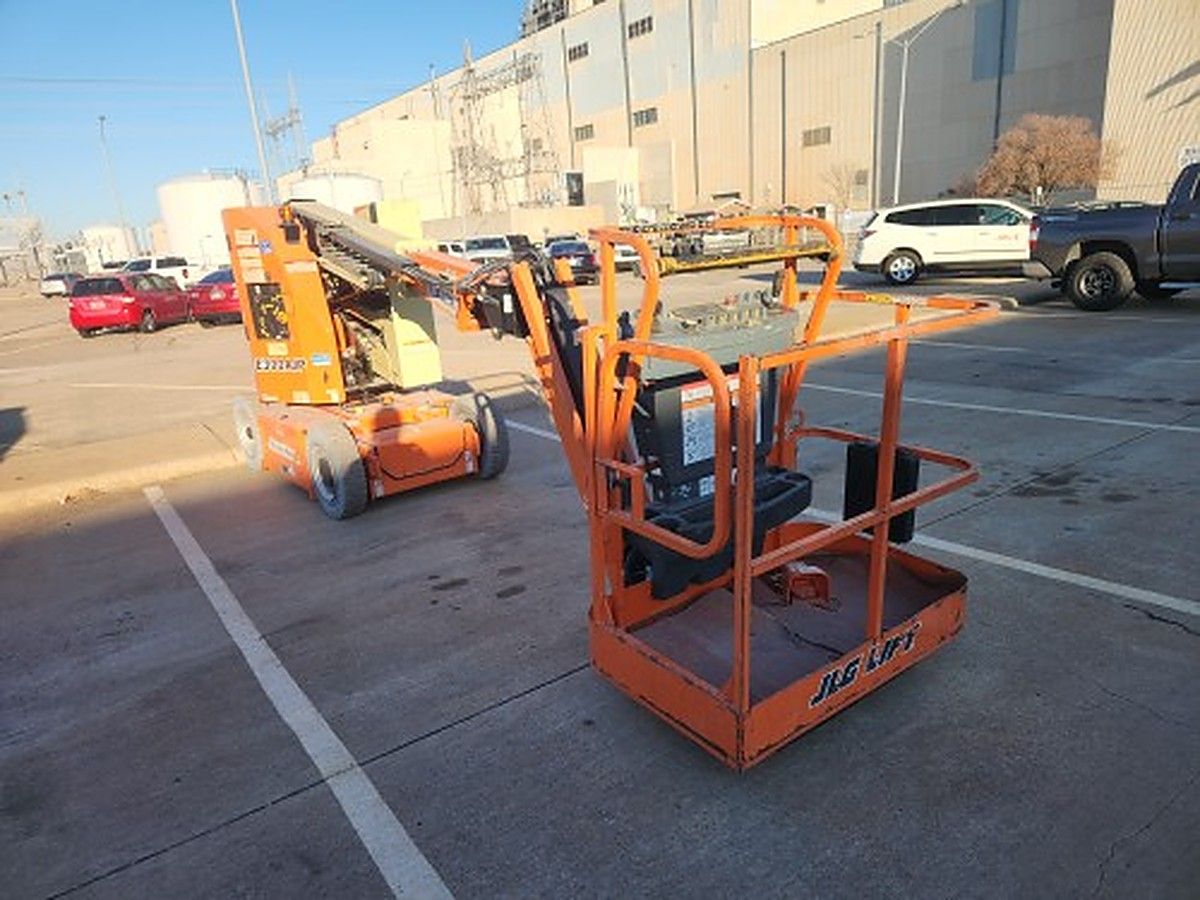 JLG E300AJP photo 2