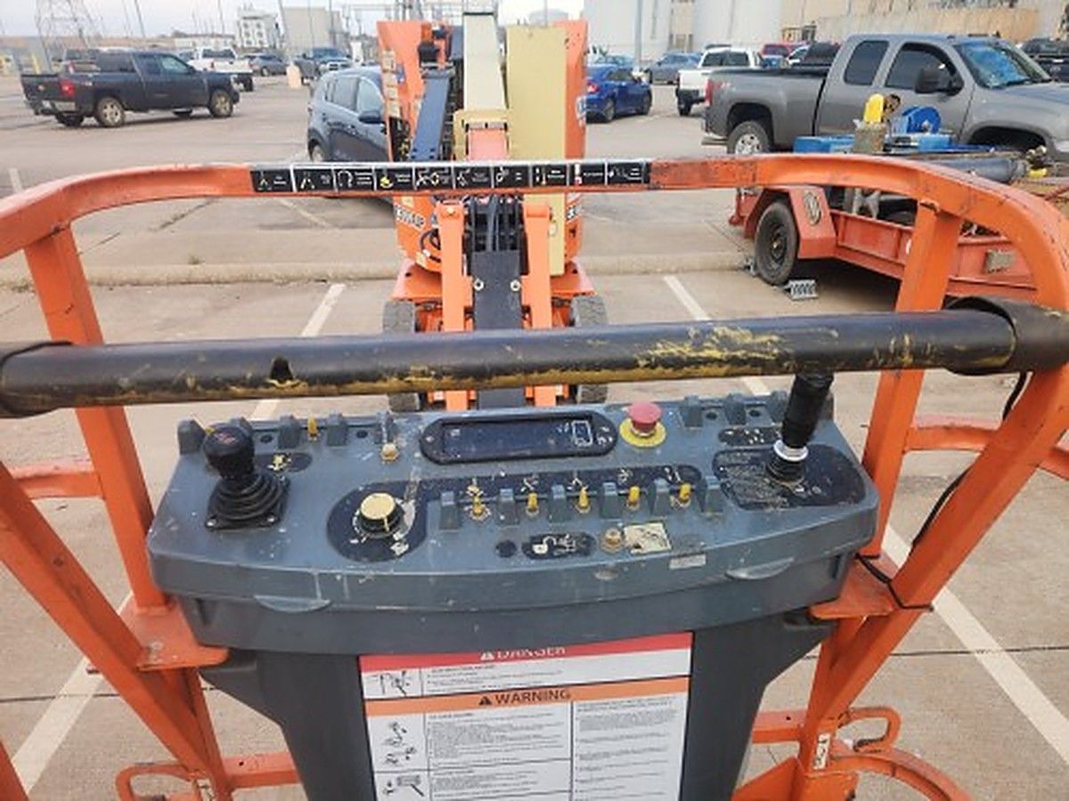 JLG E300AJP photo 14