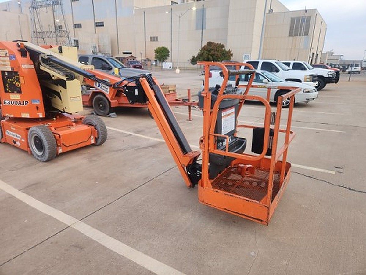 JLG E300AJP photo 5