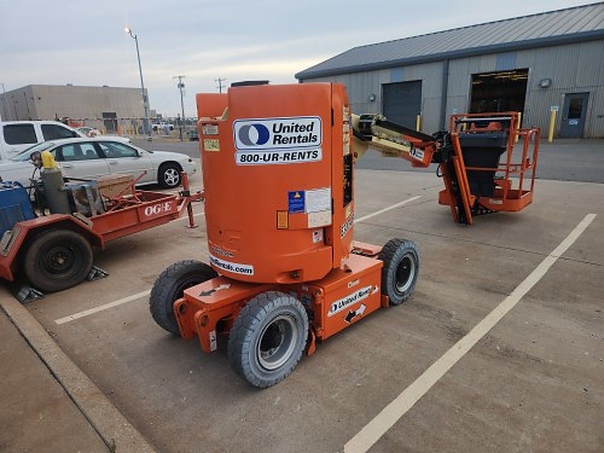 JLG E300AJP photo 9