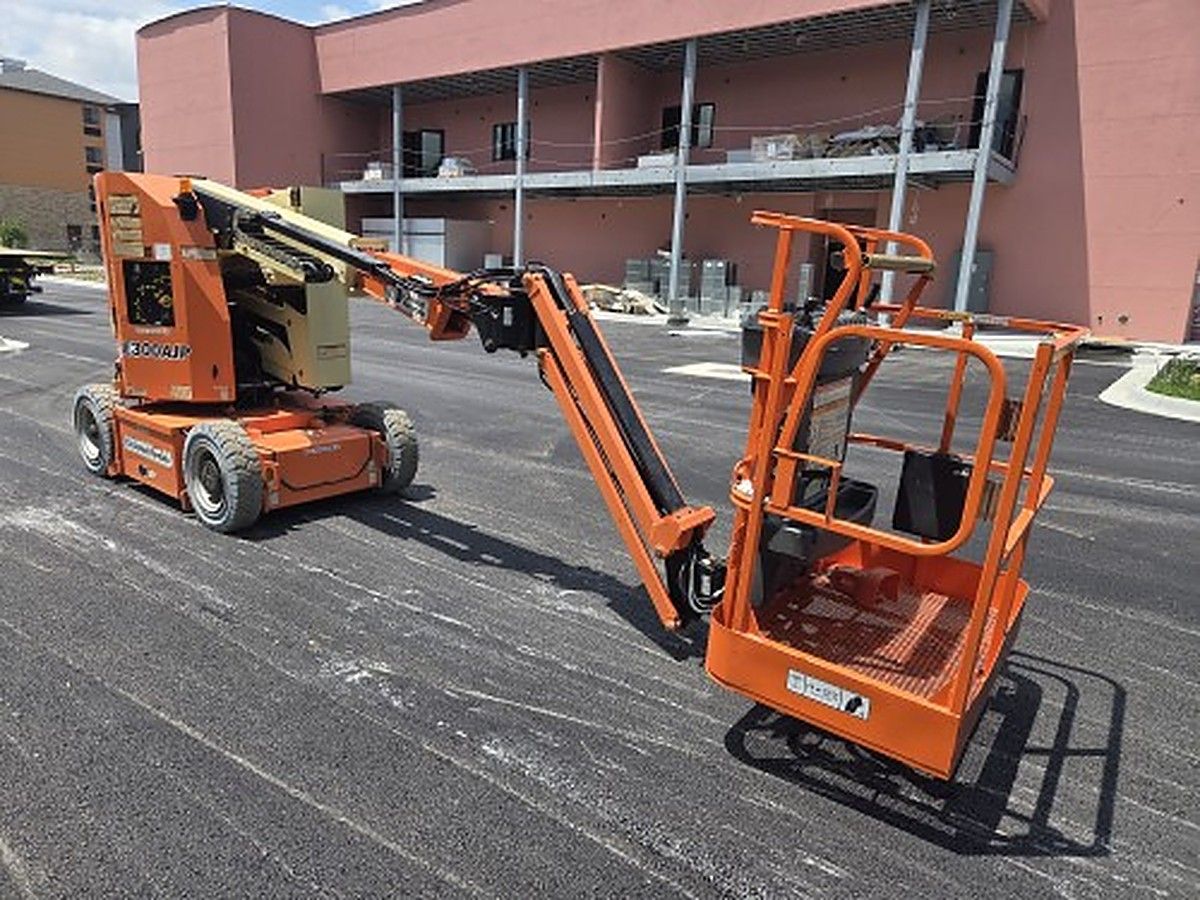 JLG E300AJP photo 3