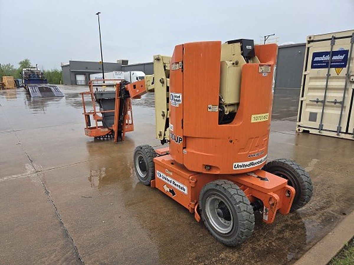 JLG E300AJP photo 3